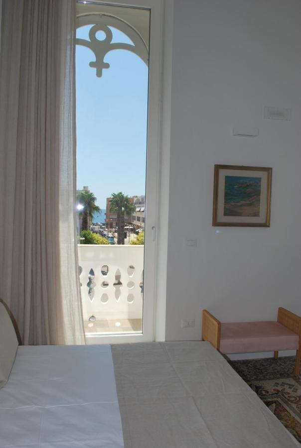 Palazzo Del Cavaliere Bed & Breakfast Gallipoli Bagian luar foto